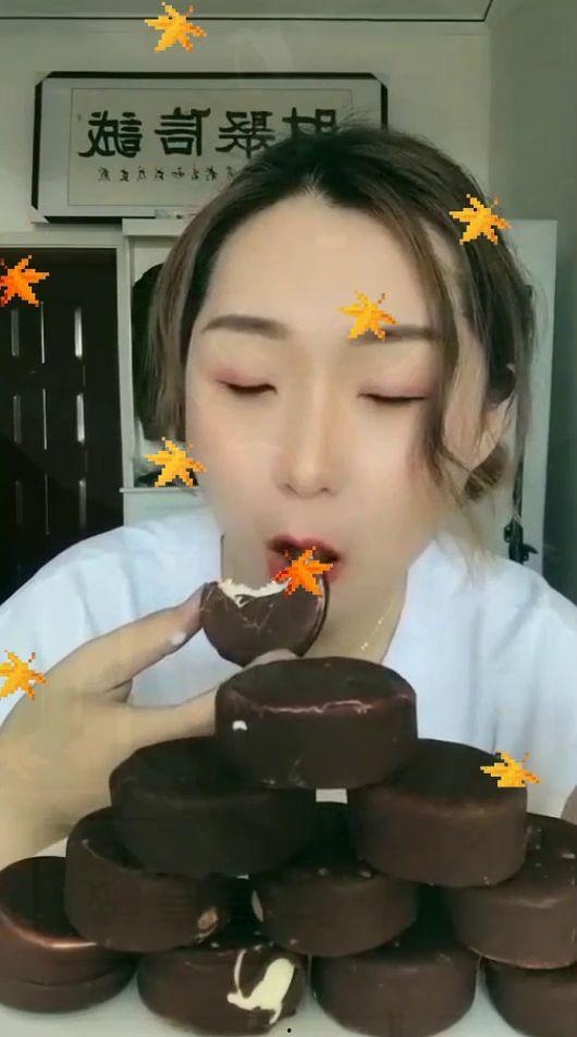 娱乐吃瓜酱雪糕视频